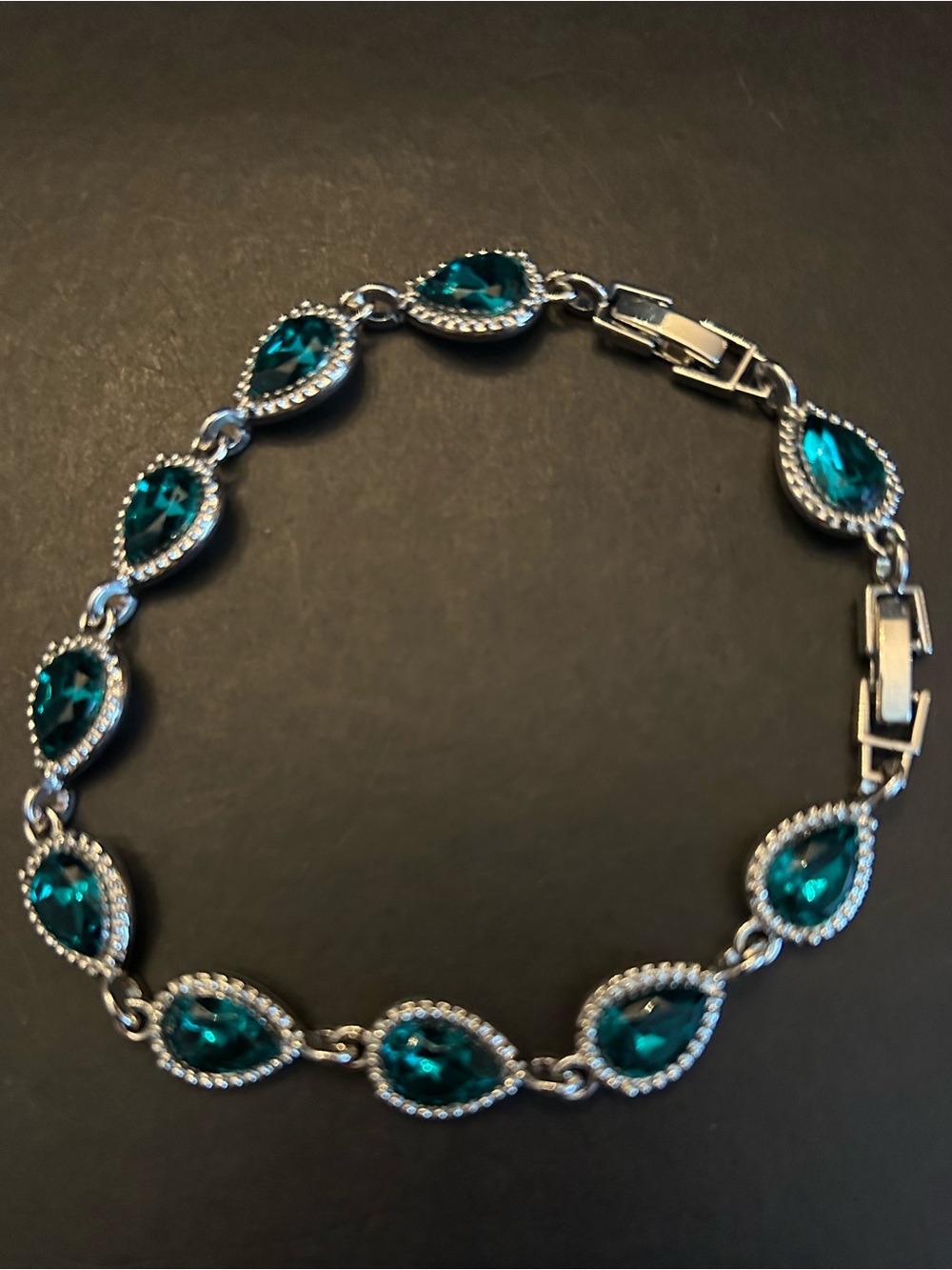 Beautiful Teardrop Emerald Green Crystal Line Bracelet in Silver Tone 8.50”